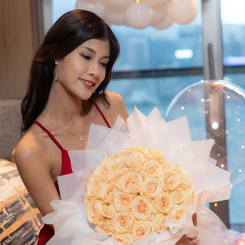 Premium Fresh Rose Bouquet - Champagne Roses (White Wrapper) - 33 roses